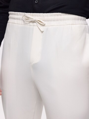 Antioch Loose fit Trousers with creases in White