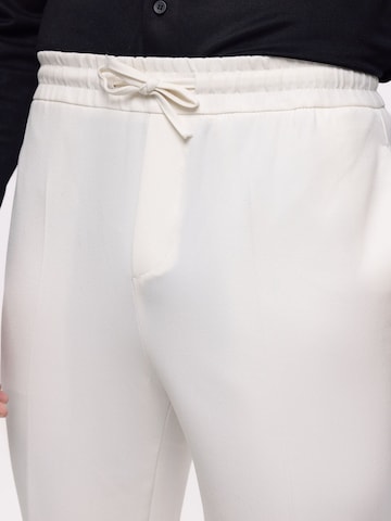 Loosefit Pantalon à plis Antioch en blanc