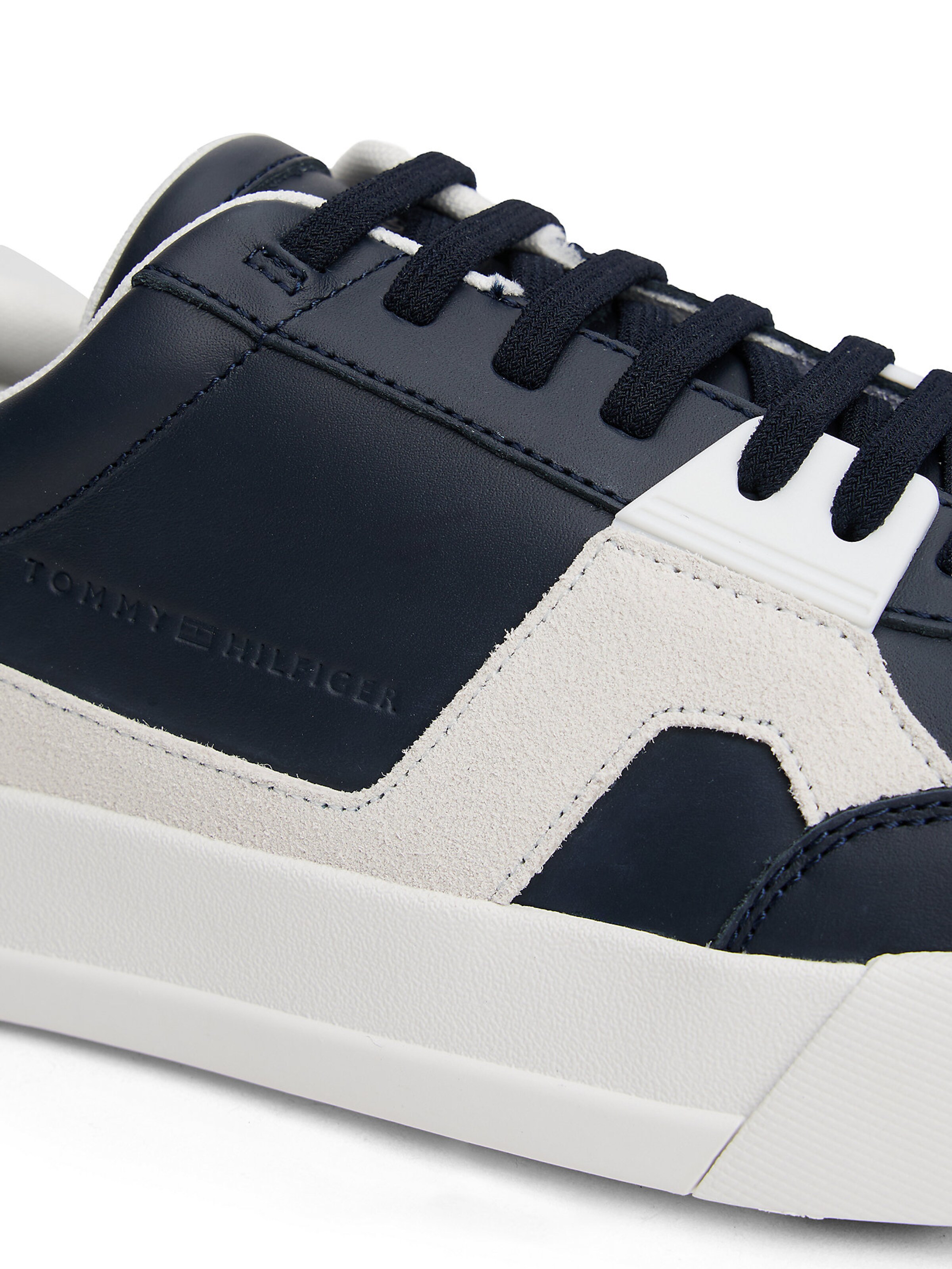TOMMY HILFIGER Sneaker in Blau