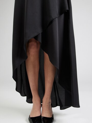 Robe de soirée 'VICKIE' TFNC en noir