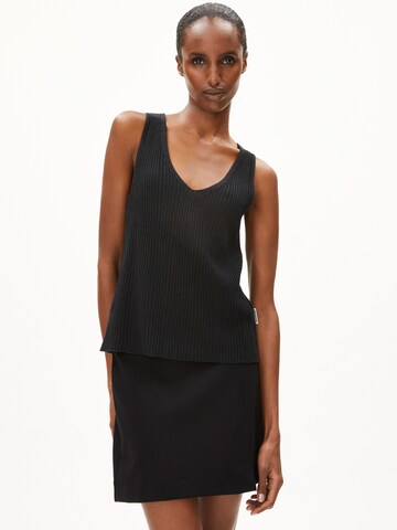 ARMEDANGELS Stricktop 'Caaro Lino' in Schwarz: Vorderseite