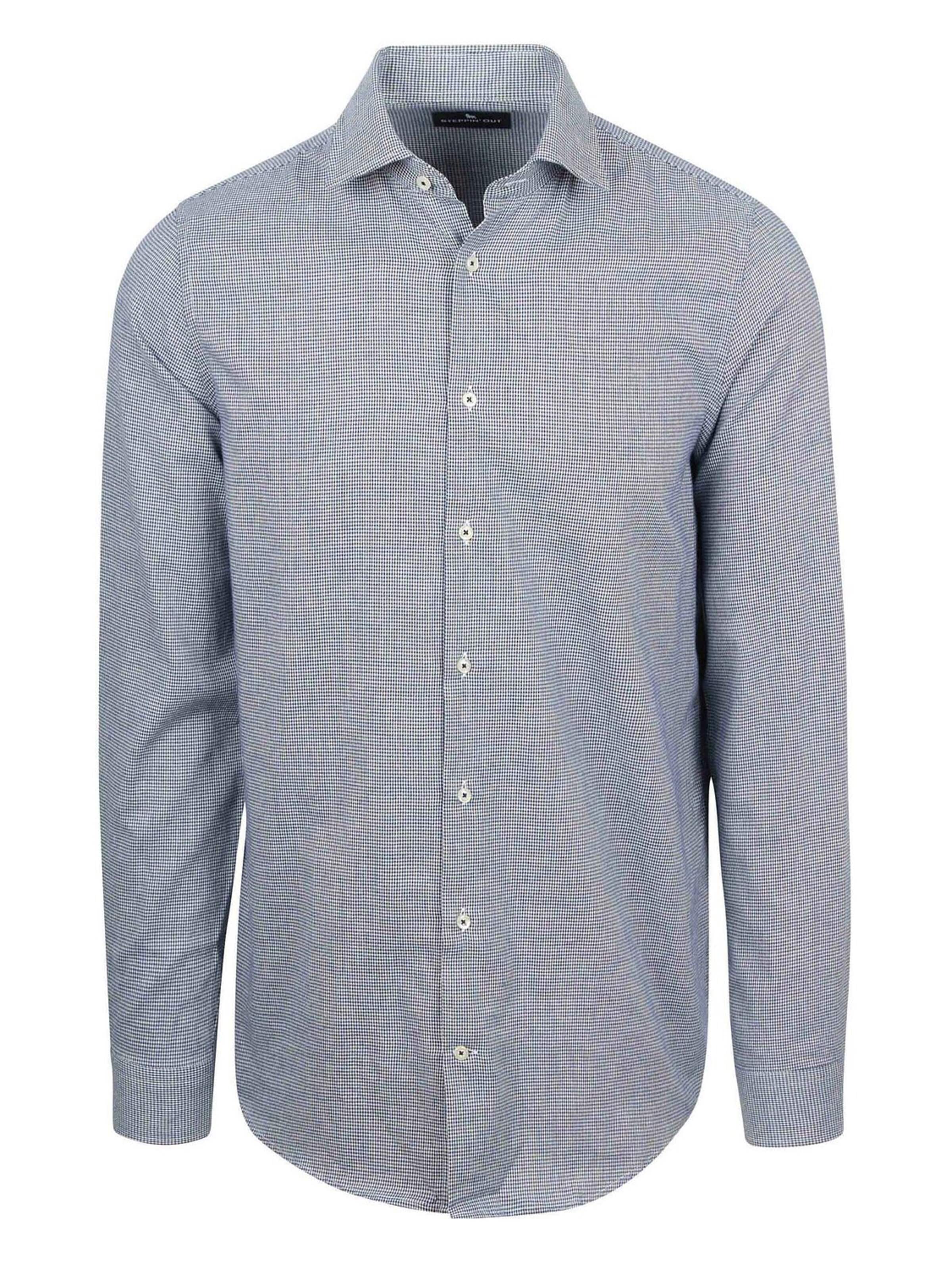 Steppin' out Button Up Shirt in Blue: front