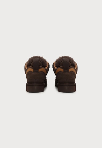 UGG Tenisky 'LOWMEL' – hnědá