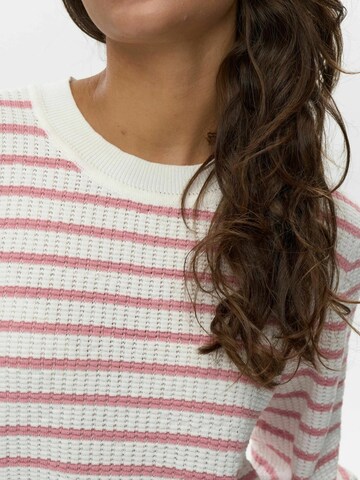 Pullover di NÜMPH in bianco