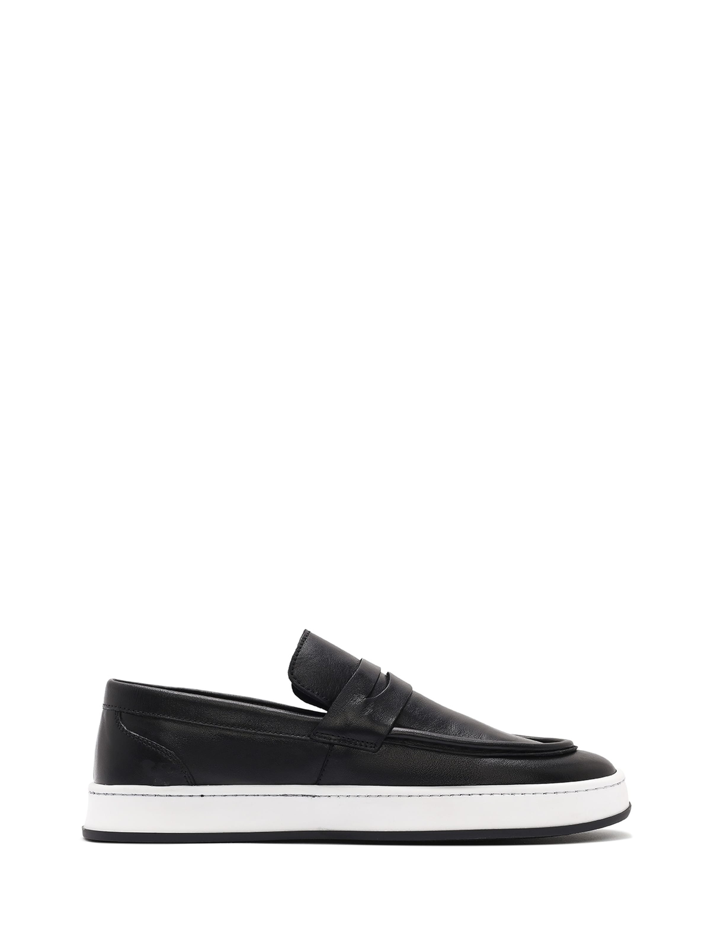 Slipper di Derimod in nero