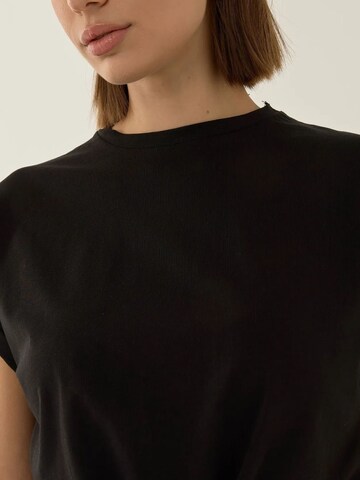 Hiccup T-Shirt in Schwarz