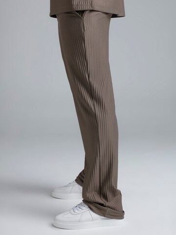 Regular Pantalon SikSilk en marron