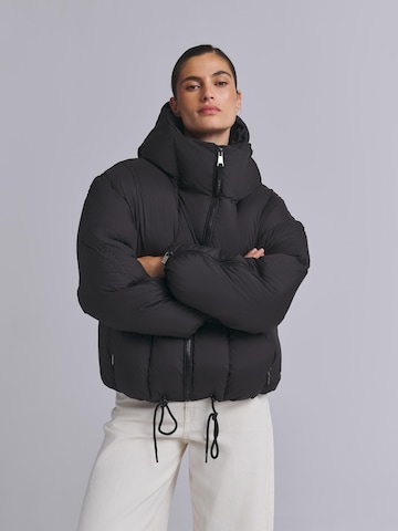 AEMMI Zimní bunda 'OVERSIZED RECYLED DOWN PUFFER JACKET' – černá