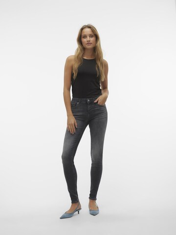 VERO MODA Skinny Jeans 'LUX' in Schwarz