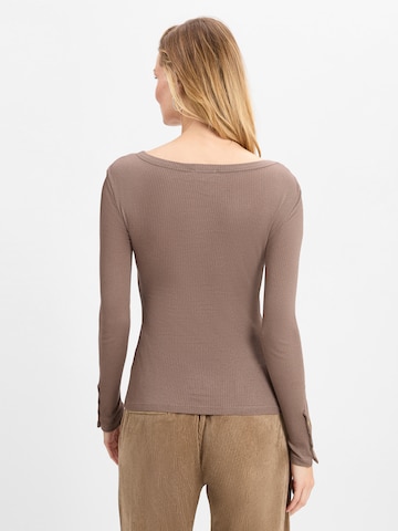 Marie Lund Shirt in Brown