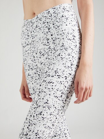 Skinny Pantaloni sportivi 'LOTUS ZEN' di Marika in bianco