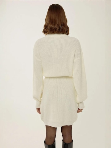 Robes en maille Hiccup en blanc