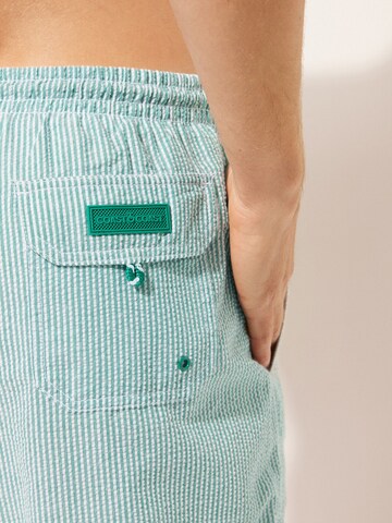 CALZEDONIA Badeshorts in Grün
