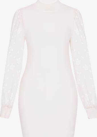 Robe faina en blanc : devant