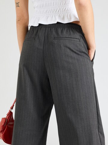 Wide Leg Pantalon 'Kelly' WEEKDAY en gris
