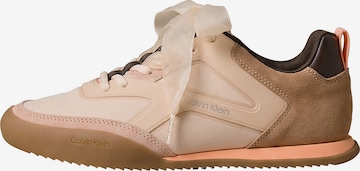 Baskets basses 'KAYLA' Calvin Klein en beige : devant