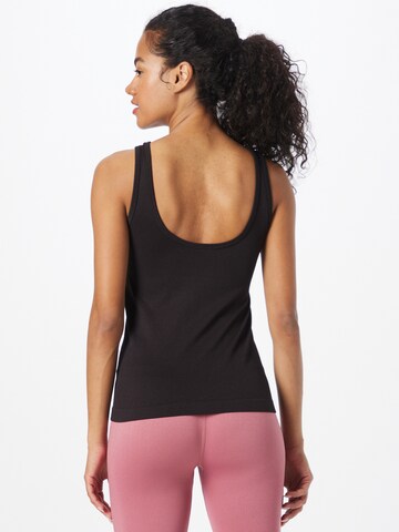 Sport top de la ONLY PLAY pe negru