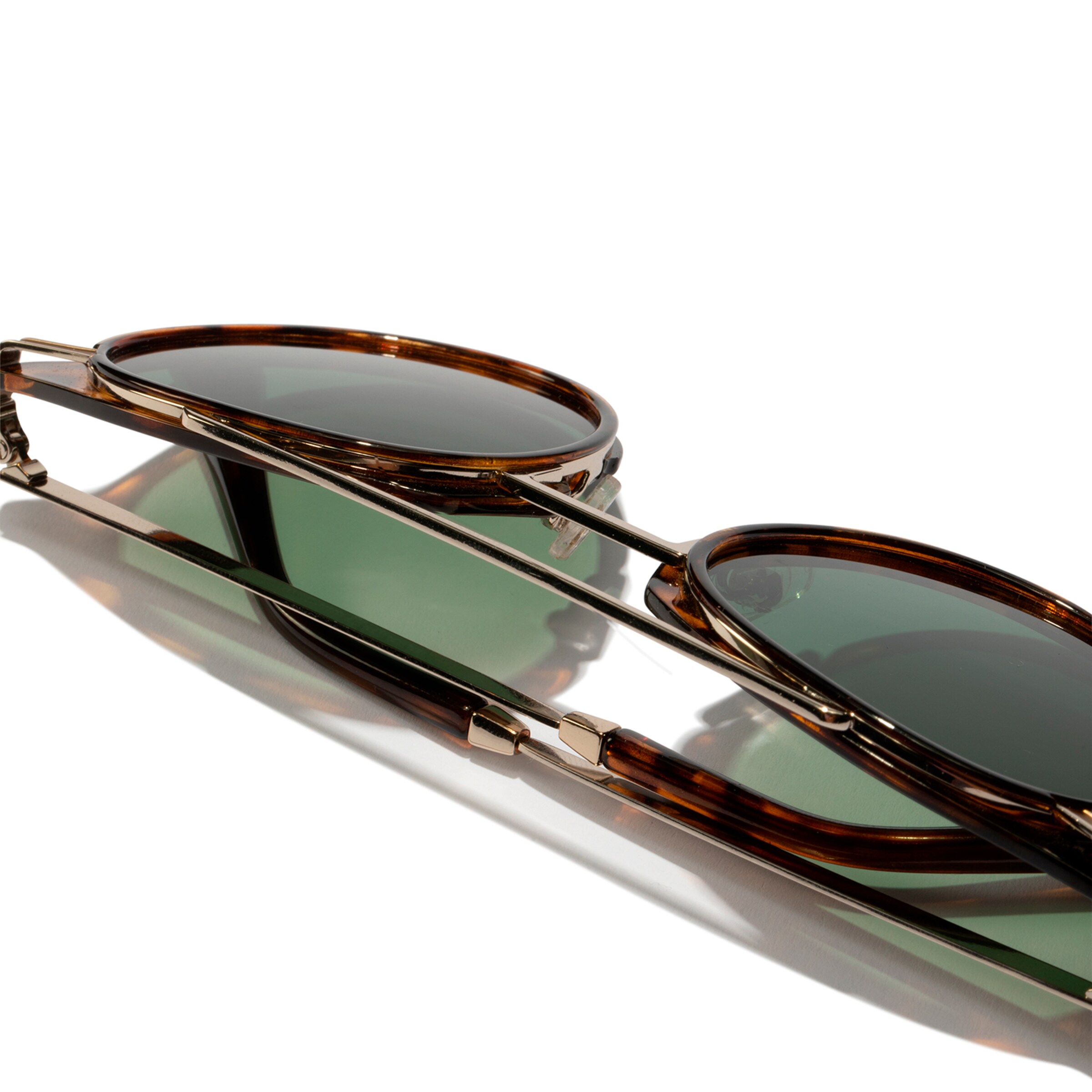 HAWKERS Aurinkolasit 'CITYLIFE' värissä kulta