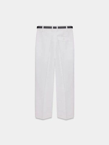 Tapered Pantaloni con pieghe di Dilvin in bianco