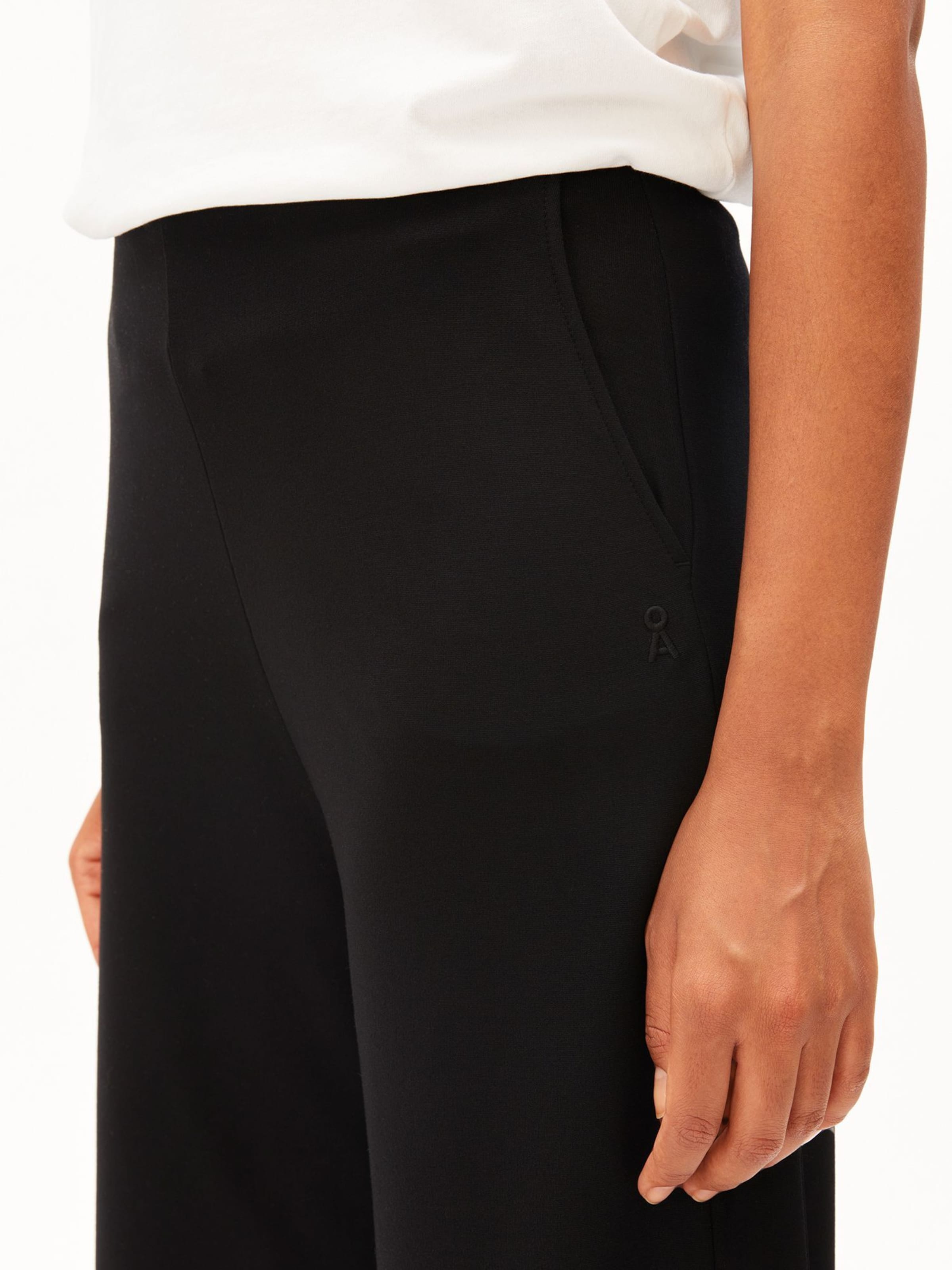regular Pantaloni di ARMEDANGELS in nero