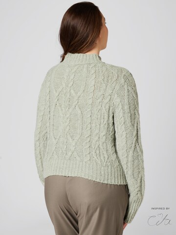 Guido Maria Kretschmer Curvy Pullover 'Elena' inspired by Cita in Grau