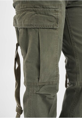 Brandit Regular Cargo trousers in Green