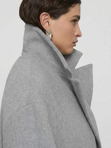 Manteau d’hiver Fiorella Rubino en gris