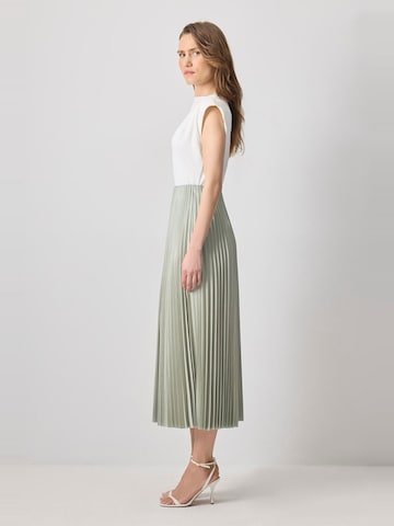 Touche Prive Skirt in Green