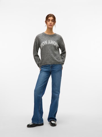 VERO MODA Trui 'AMOREMIO' in Grijs