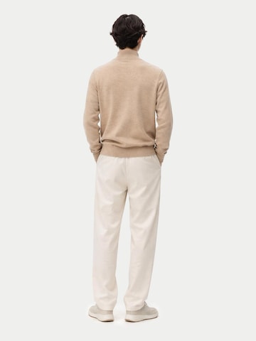GOBI Cashmere Neulepaita 'Men's Essential Mock Neck Cashmere Sweater' värissä beige