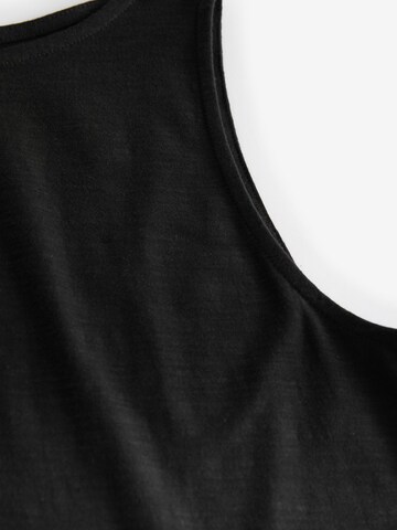 Robe Next en noir