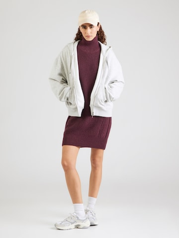 ABOUT YOU Плетена рокля 'Pia' в червено