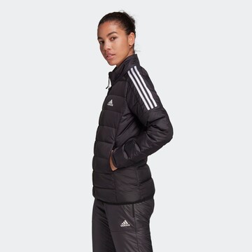 ADIDAS SPORTSWEAR Куртка в спортивном стиле 'Essentials Down' в Черный