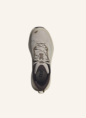 Chaussure de course 'Tracefinder Plus' ADIDAS TERREX en beige