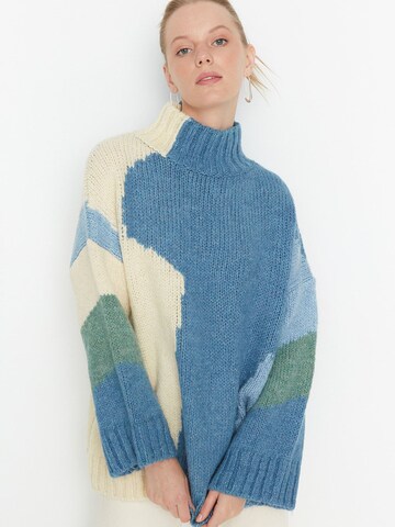 Pull-over Trendyol en bleu : devant
