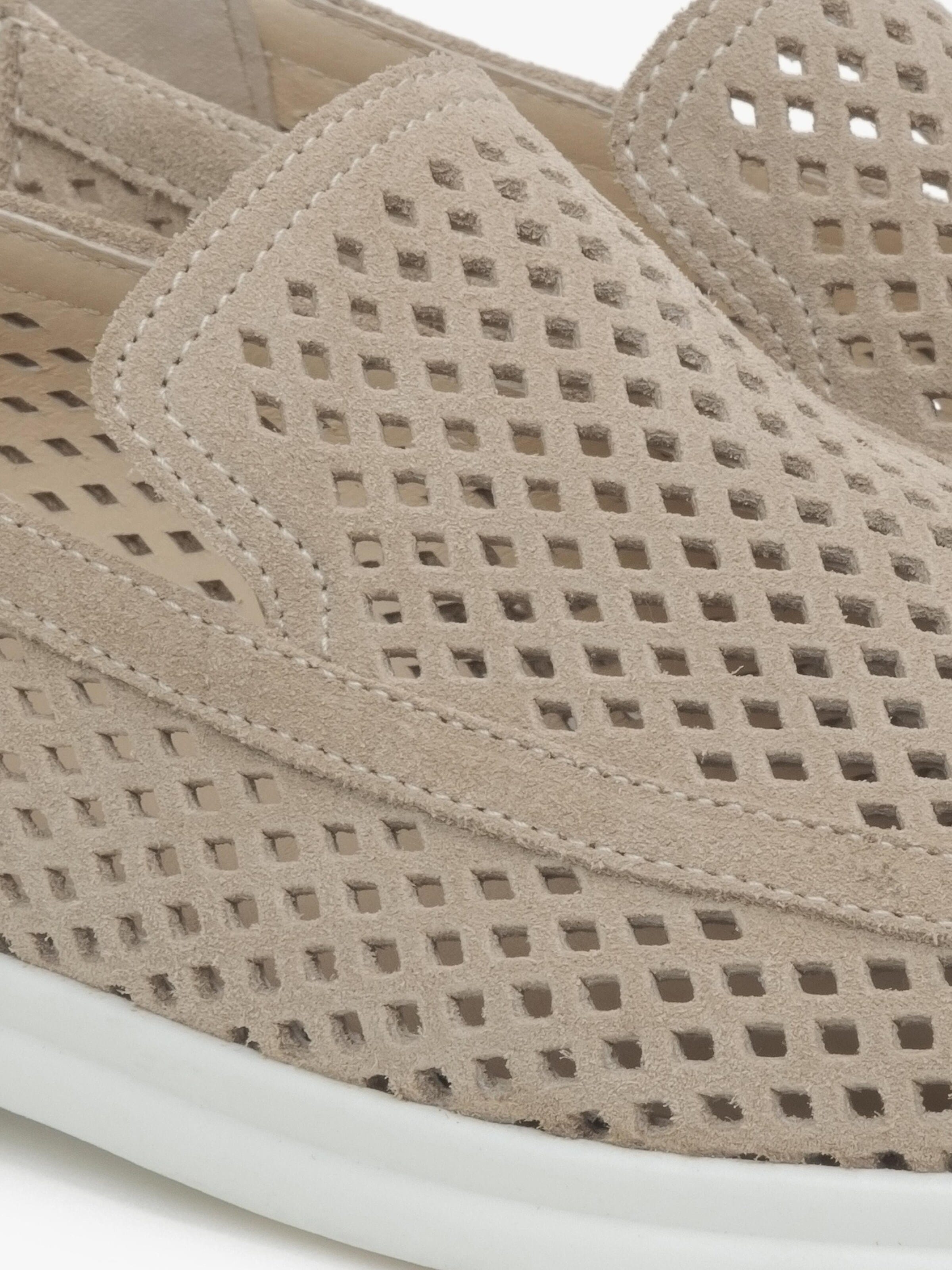 Estro Moccasins in Beige