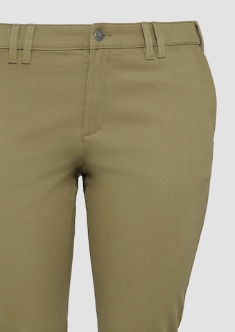 Coupe slim Pantalon chino QS en vert