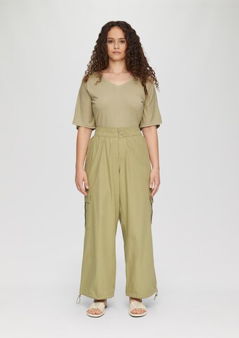 QS - Pierna ancha Pantalón cargo en verde
