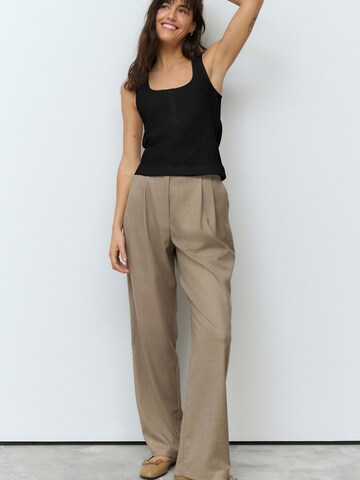 Next Top in Black