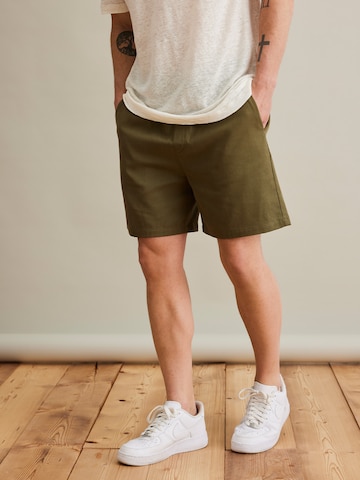 Regular Pantalon 'Mustafa' DAN FOX APPAREL en vert : devant