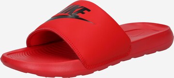 Claquettes / Tongs 'VICTORI ONE SLIDE' Nike Sportswear en rouge : devant
