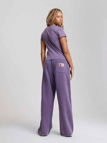 regular Pantaloni di AND1 in lilla