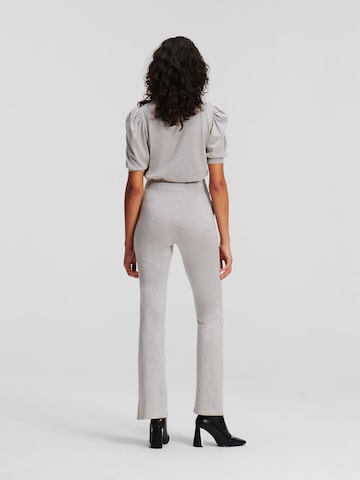 Slimfit Pantaloni ' Fashion Lurex Sweatpants ' di Karl Lagerfeld in argento