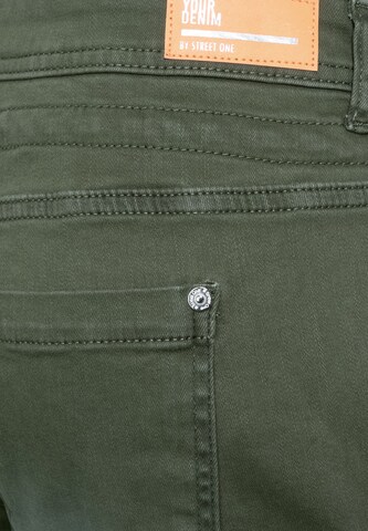 STREET ONE Slimfit Jeans in Groen