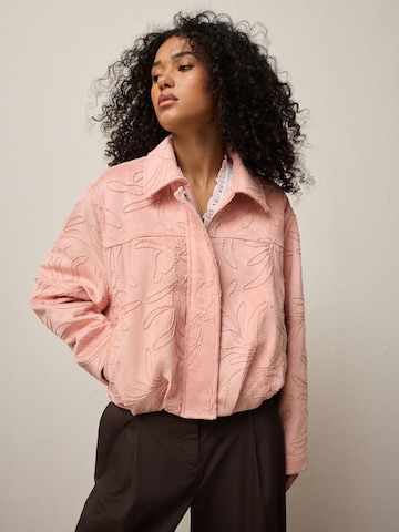 Next Jacke in Pink: Vorderseite