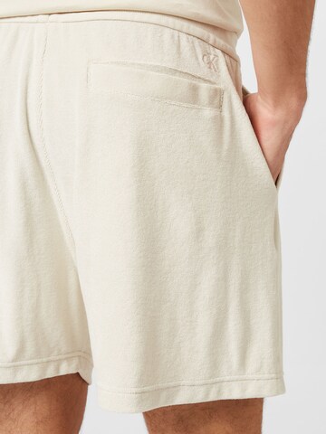Calvin Klein Jeans Štandardný strih Nohavice - biela