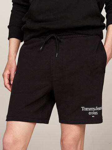 Tommy Jeans Regular Pants in Black