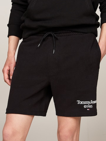 Tommy Jeans Regular Pants in Black