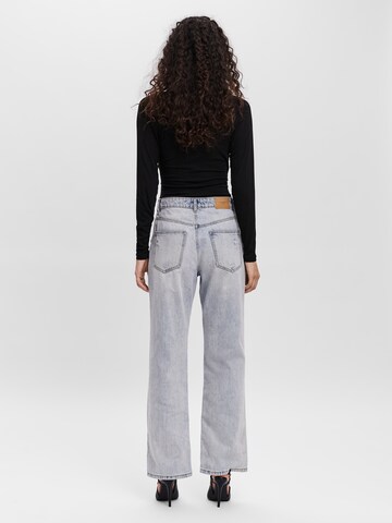 VERO MODA Bő szár Farmer 'Kithy' - kék
