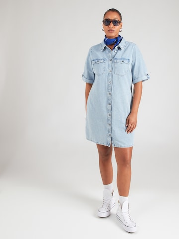 Vero Moda Curve Skjortklänning 'VMCJENNIE' i blå: framsida